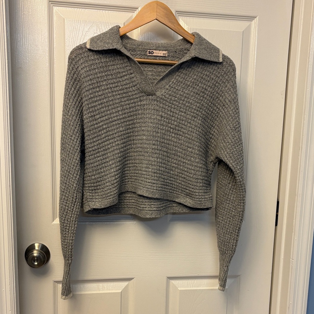 SO Gray Waffle-Knit Collared V-Neck Cropped Sweater